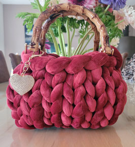 Tasche in burgunderrot mit Glitzerherz