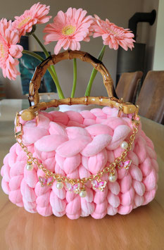 Tasche in rosa mit Glitzer Schmetterlingskette