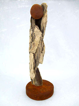 Engel mit Treibholz-Borke und Keramik, 58
