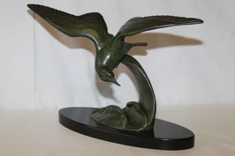 Sculpture L'envol de la mouette par I. Rochard Bronze patine verte Socle marbre noir