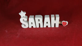Beton, Steinguss Buchstaben 3D Deko Namen SARAH als Geschenk verpackt mit Stern und Herzklammer!