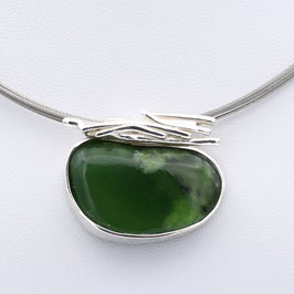 Collier (Reif mit Anhänger) aus 925-Sterlingsilber und Jade