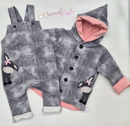 Latzhose und Jacke