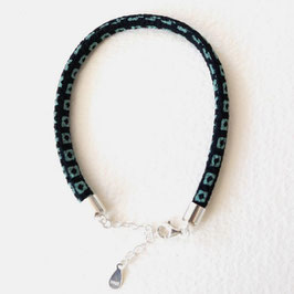 Bracelets en cordons japonais carrés verts sur fond noir 2 tailles