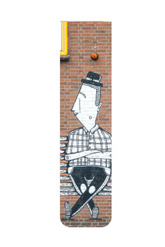 Mann auf Bank