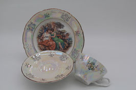 3tlg. Sammeltassengedeck Kaffeetasse Kahla Perlmutt Nymphen Göttinnen DDR GDR