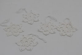 5er Set kleine weiße gehäkelte Schneeflocken Weihnachtsschmuck Christbaumschmuck