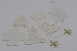 8er Set kleine hardanger Weihnachtsanhänger Herz Schneeflocken Christbaumschmuck