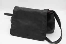 kleine schwarze Handtasche Schultertasche viele Fächer bunt innen Leder