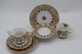 2x 3tlg. Sammeltassengedeck Chodziez Polen Poland Porzellan irisierend Blumen