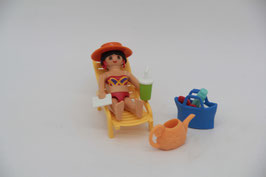 Playmobil 70300 Urlauberin mit Sonnenliege und Strandtasche