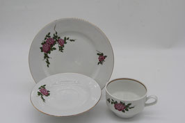 3tlg. Sammeltassengedeck Henneberg 1777 Porzellan magenta grün Rosen DDR