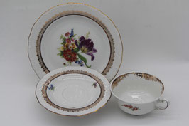 3tlg. Sammeltassengedeck Kaffeetasse Formano Porzellan Goldrand Blumen