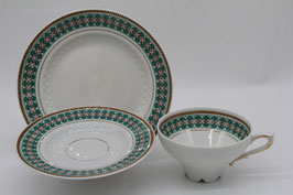 3tlg Sammeltassengedeck PMP Plaue Porzellan Ornament grün rot gold DDR