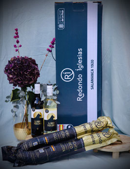 Paquete de Madrid. Box Paleta Ibérica de Cebo de Campo, Pata Negra. 18+ maanden gerijpt, Chorizo Ibérico Bellota, Salchichon Ibérico Bellota, Lobo Negro.