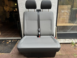 VW T6.1 Beifahrer-Doppelsitzbank KUNSTLEDER abschließbar&umklappbar