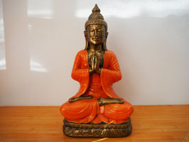 Buddha in Gebetsgeste, sitzend auf Lotus, aus Resin - B19/56