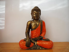 Buddha in Geste der Erdberührung aus Resin - B19/53