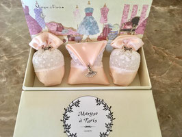 Maryse a' Paris / La Modiste /  Le Tutu / チュチュ / Parfum：Bouquet de Roses /                 バラの花束の香り / お洒落帽子,靴店 / ﾌﾚｸﾞﾗﾝｽ /         香り袋 /  　　　　　　　　　　　　　　　　　　　　　　～ Made in France ～ ﾌﾗﾝｽ 輸入品 ～