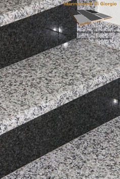 Granit Treppe 2 farbig Bianco Sardo/Nero Impala poliert