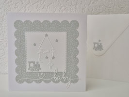Grußkarte, Geburt Herz-Baby Mobile mit Lok weiß-mint 13,5x13,5cm