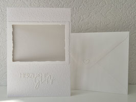 Passepartout-Karte, Pünktchenprägung Herzliche Grüße weiß 12,5x18cm (Ausschnitt eckig: 10x7cm, Büttenrand)