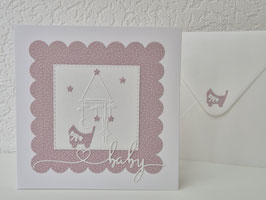 Grußkarte, Geburt Herz-Baby Mobile mit Kinderwagen weiß-rosa 13,5x13,5cm