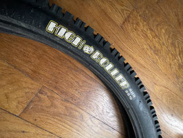 MAXXIS HIGH ROLLER SUPER TACKY 2.35