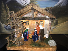Alpenländischer verfallener Stall