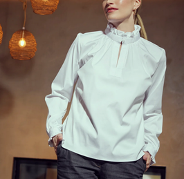 Bluse weiss mit Rüsche