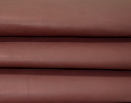 Demi peau de vachette tannage végétal rouge carmin