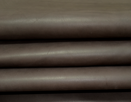 Demi peau de vachette tannage végétal marron foncé