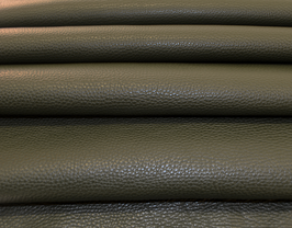 Morceau de cuir de veau grainé vert kaki