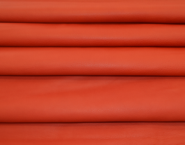 Morceau de cuir de vachette grainé rouge