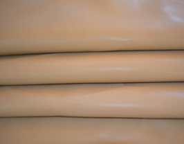 Morceau de cuir de vachette beige