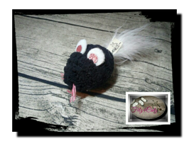 Cotton Mouse schwarze Feder