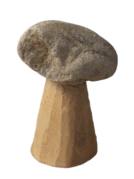 Holz Pilz mit Stein 1