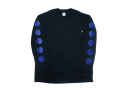 牡丹文字WAX arm printed pocket long tee BLACK（ブラック）
