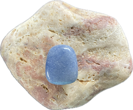 Blauquarz blau, Schmuck Anhänger mit seitlicher Bohrung, Größe 20 x 17 mm - ohne Deko
