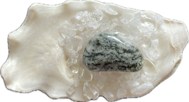 Amphibolit, Trommelstein, Größe 30 x 20 mm - ohne Deko
