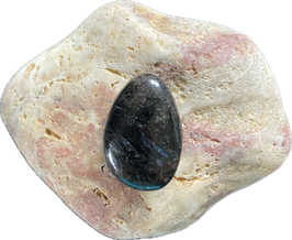 Astrophyllit braun gemustert, Schmuck Anhänger mit seitlicher Bohrung, Größe 30 x 20 mm - ohne Deko