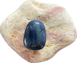 Dumortierit dunkelblau schwarz gemustert, Schmuck Anhänger mit seitlicher Bohrung, Größe 30 x 21 mm - ohne Deko