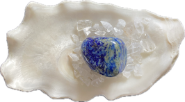 Lapislazuli, blau graue Einlagerungen, Trommelstein, Größe 23 x 19 mm - ohne Deko