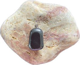 Hämatit Anthrazit glänzend, Schmuck Anhänger mit silberfarbiger Anhänge-Öse, Größe 29 x 14 mm einschließlich Öse  - ohne Deko