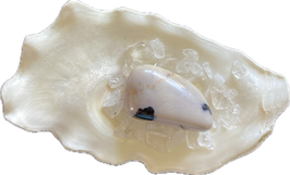 Fluorit Opal, weiß beige gemustert, Trommelstein, Größe 30 x 18 mm - ohne Deko
