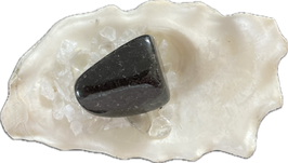 Nuumit, schwarz, Trommelstein, Größe 30 x 21 x 23 mm - ohne Deko
