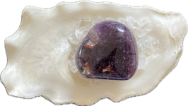 Amethystquarz dunkel Einlagerungen, Trommelstein, Größe 30 x 27 mm - ohne Deko