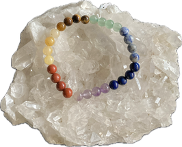Chakra Energie Armband mit unterschiedlichen Edelsteinen 6 mm Ø, mit elastischem Band, 20 cm lang ohne Deko