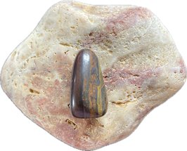 Tigereisen braun gemustert, Schmuck Anhänger mit seitlicher Bohrung, Größe 27 x 15 x 12 mm - ohne Deko