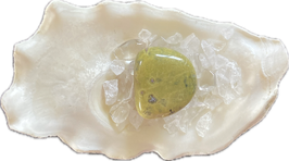 Stichtit, gelbgrün gemustert, Trommelstein, Größe 23 x 20 mm - ohne Deko